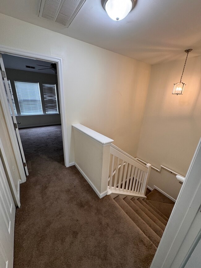 Building Photo - 530 Candida Dr