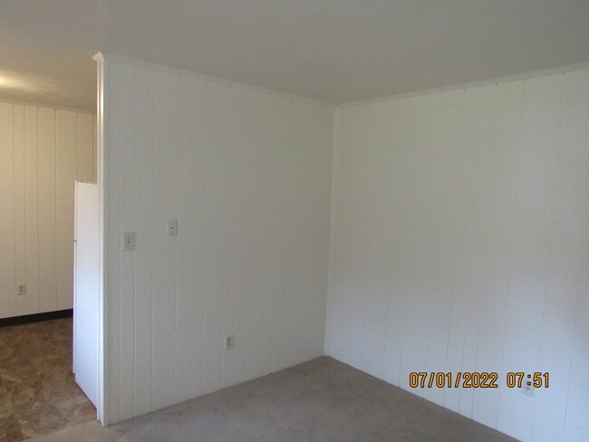 Living room - 14250 Riverside Dr