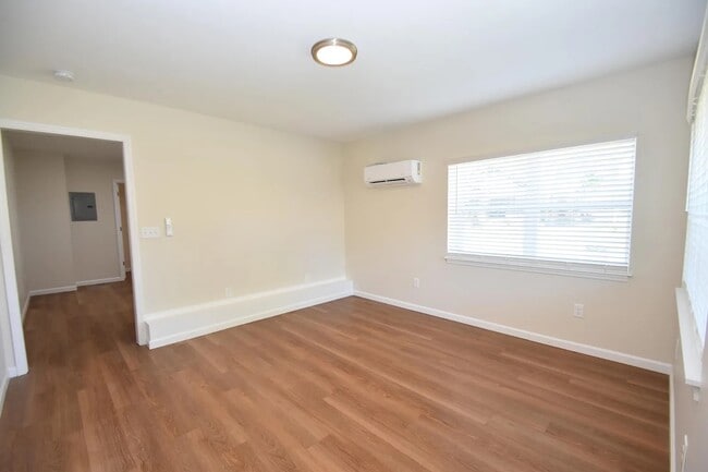 Building Photo - 701 S Highland Park Ave