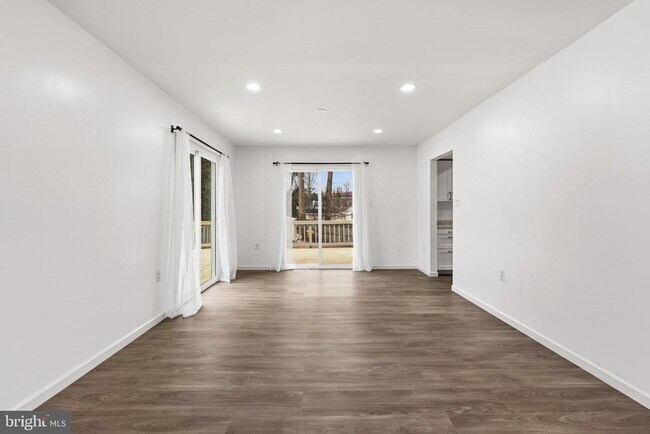 Foto del edificio - 2146 Woodford Rd