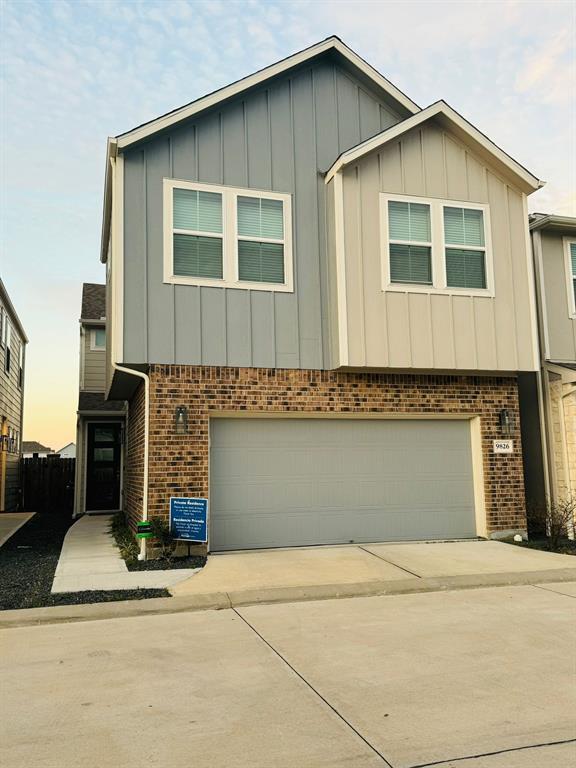 Foto principal - 9826 Magnolia Village Ln