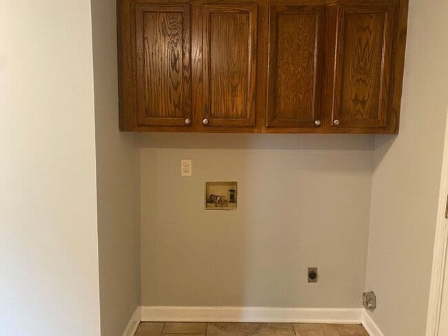 Building Photo - Amazing 2BR/1BA East Nashville Duplex!
