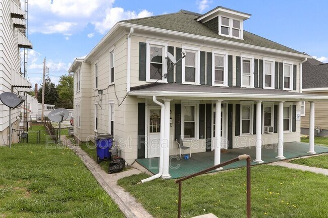 Building Photo - 218 W Wilson Blvd