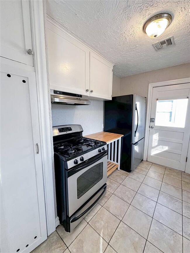 Foto del edificio - 835 NW 17th St