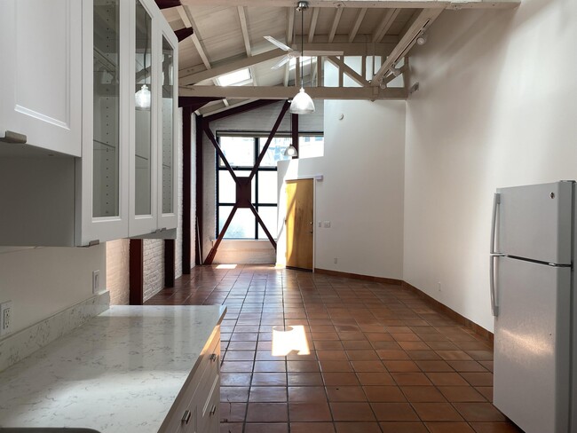Building Photo - 1355 Grove St