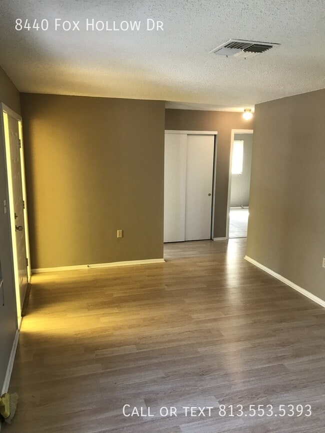 Building Photo - 8440 Fox Hollow Dr