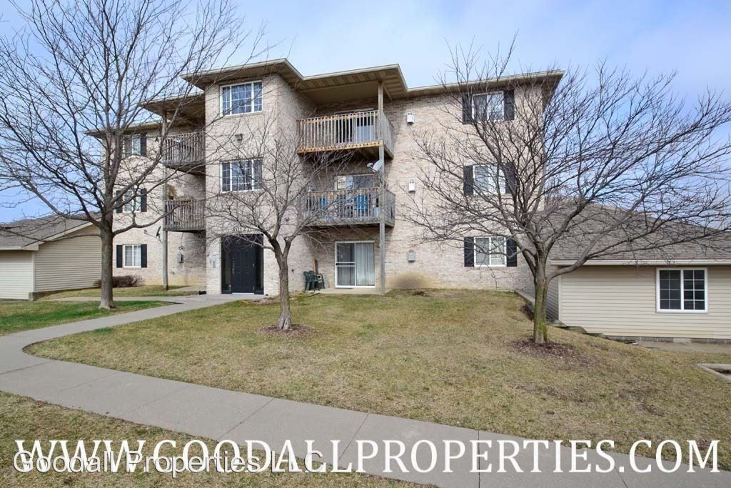 Primary Photo - 10121 Sutton Dr
