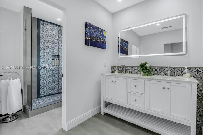 Foto del edificio - 1636 SW 9th St