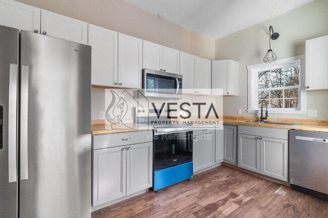 Foto del edificio - 555 Baldwin Ave