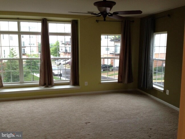 Building Photo - 42668 Hollyhock Terrace