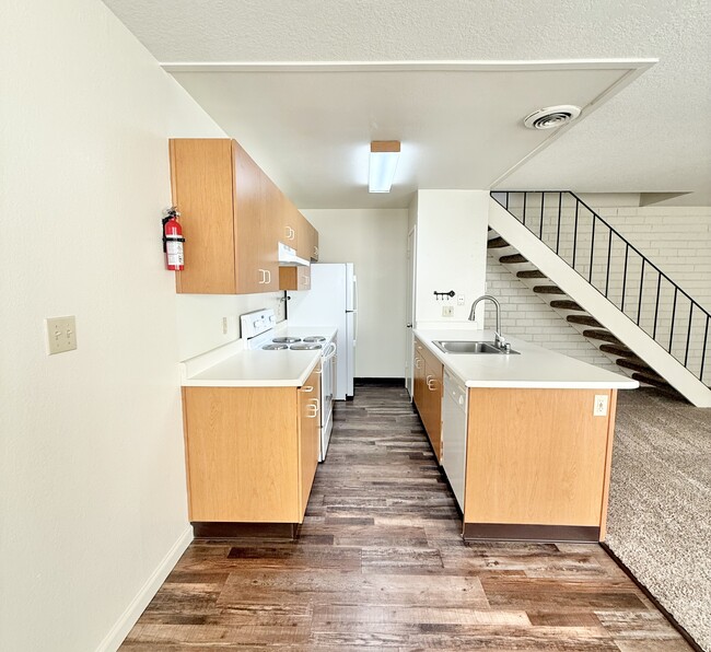 Building Photo - 2120 Chrysler Dr