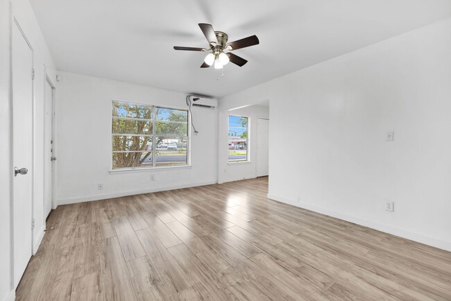 Building Photo - Lovely Rental in Downtown San Antonio!