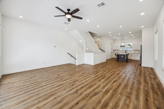 Foto del edificio - 4854 Brinkman St