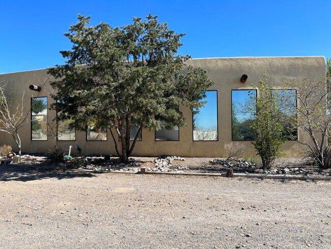 Building Photo - 481 Chimaja Rd