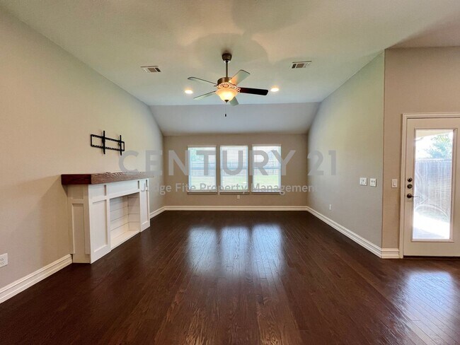 Foto del edificio - Beautiful and Open 3/2/2 Home in McKinney ...