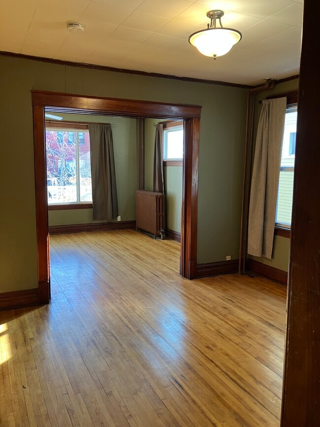 Building Photo - 1313 Hughitt Ave