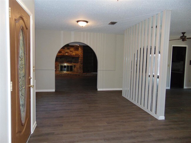 Building Photo - 1409 Ocotilla Dr