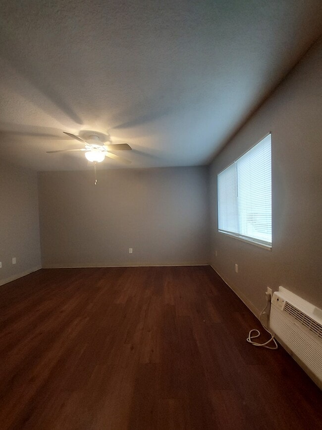 Building Photo - 169 S 6th St