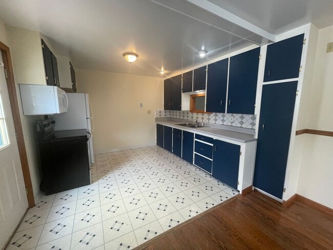 Building Photo - 33 Apremont St