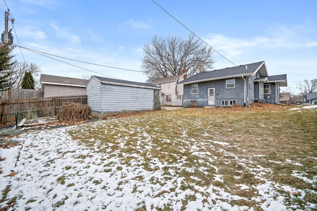 Foto del edificio - 4524 Waveland Ct