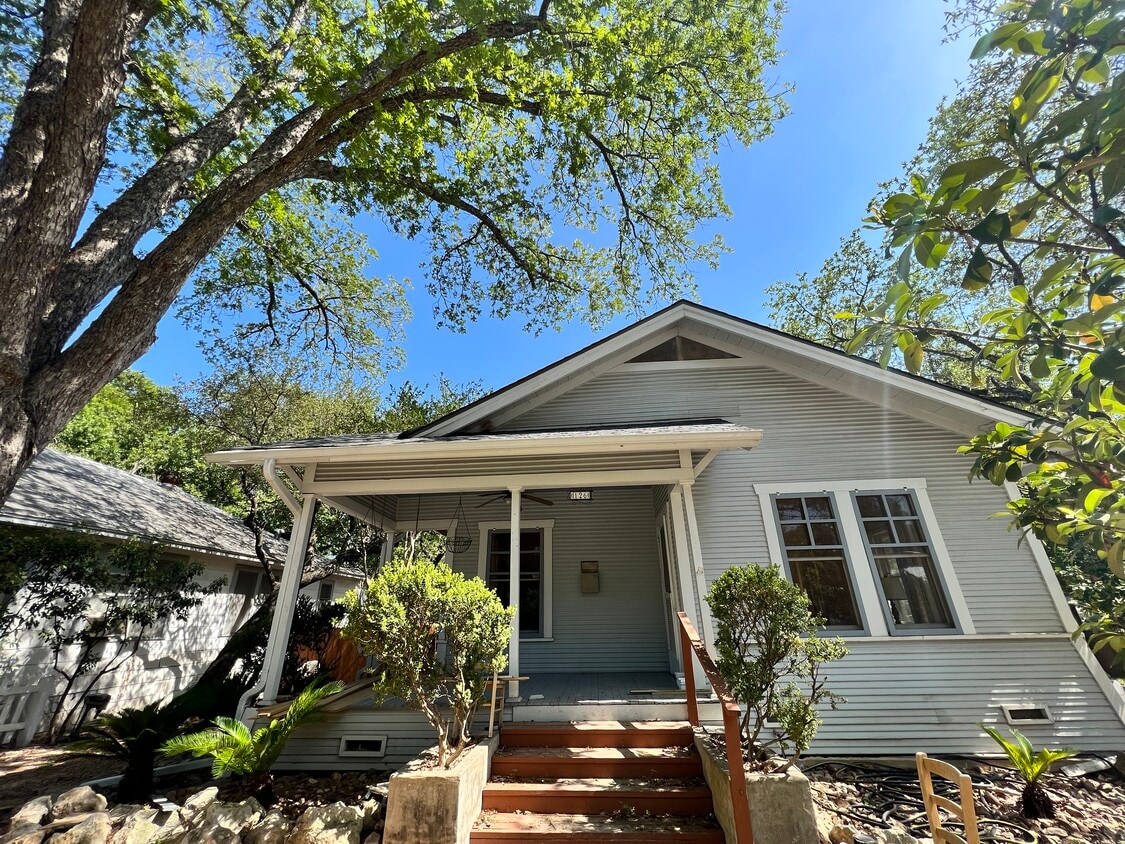 Front of House - 126 Abiso Ave