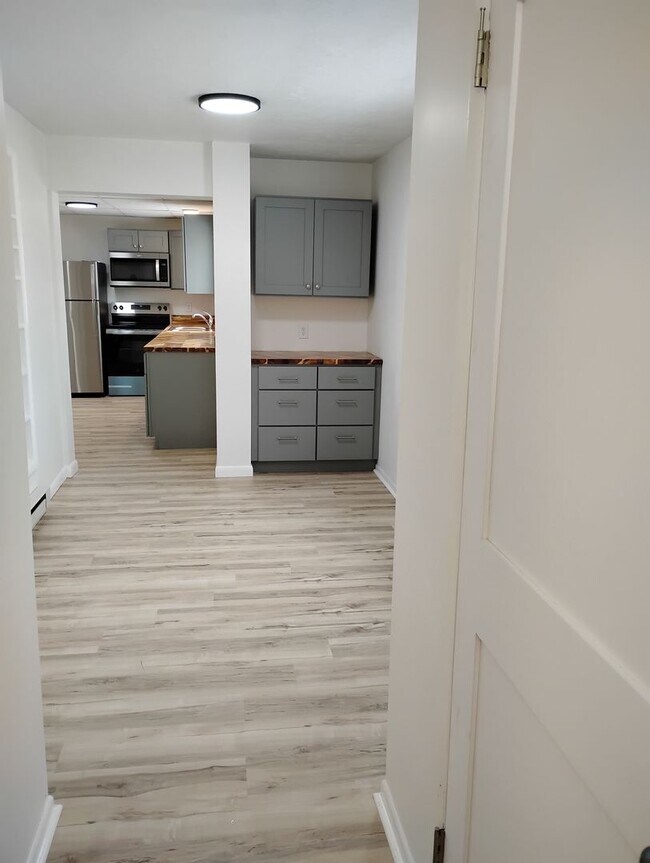 Foto del edificio - 150 McCauley Ave