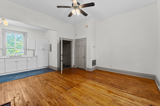 Building Photo - 320 Telfair St