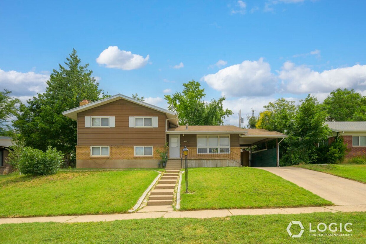 Primary Photo - Beautiful Home in South Ogden!