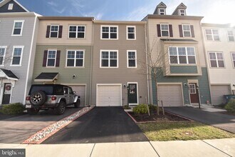 Building Photo - 105 Gristmill Ct