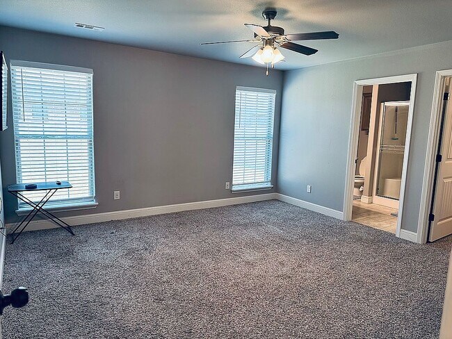 Foto del edificio - 5904 NW Meade St