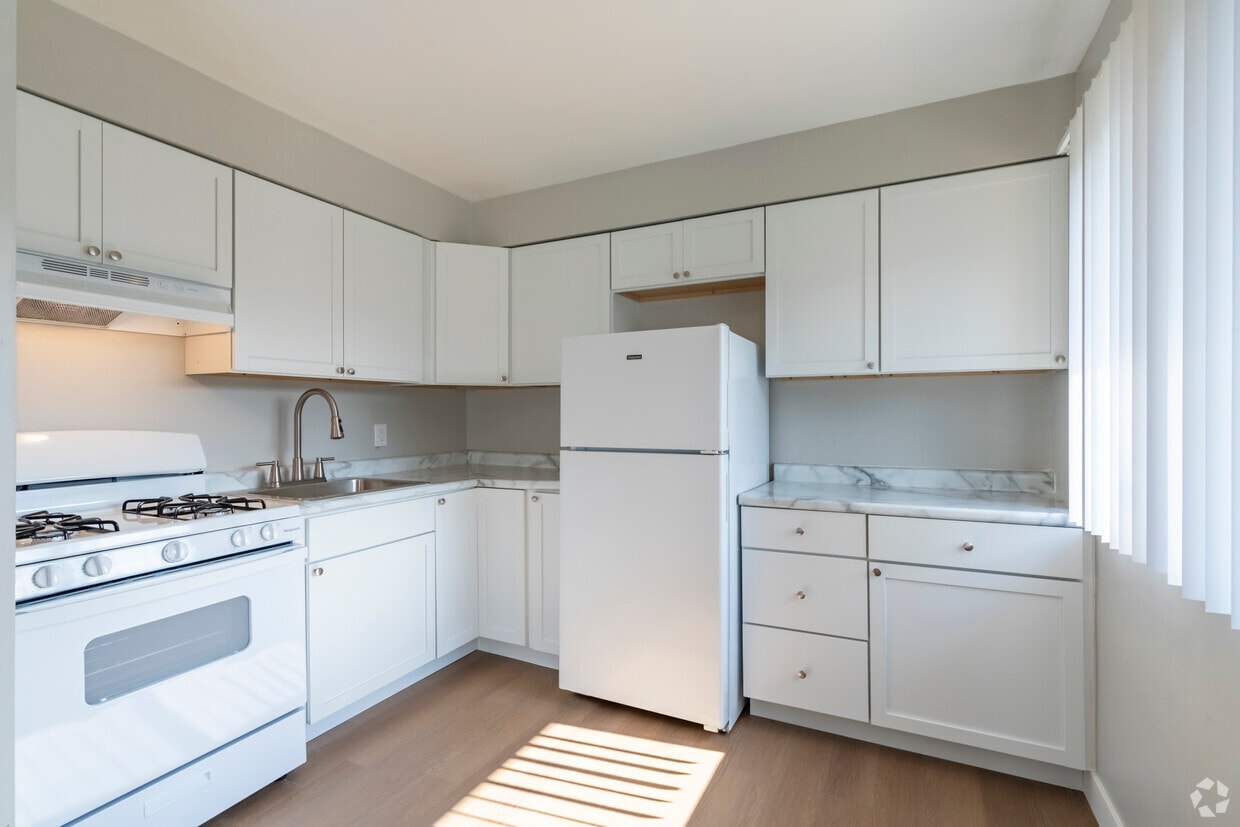 Primary Photo - Campbell Apartments