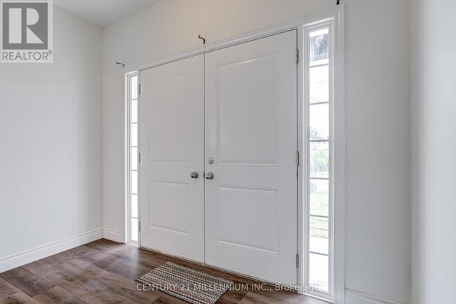 Building Photo - 38 Kent St