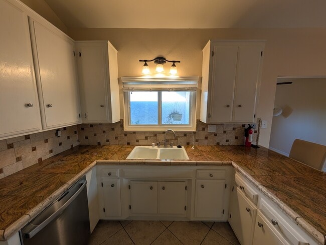 Building Photo - 27124 Cabrera Ave