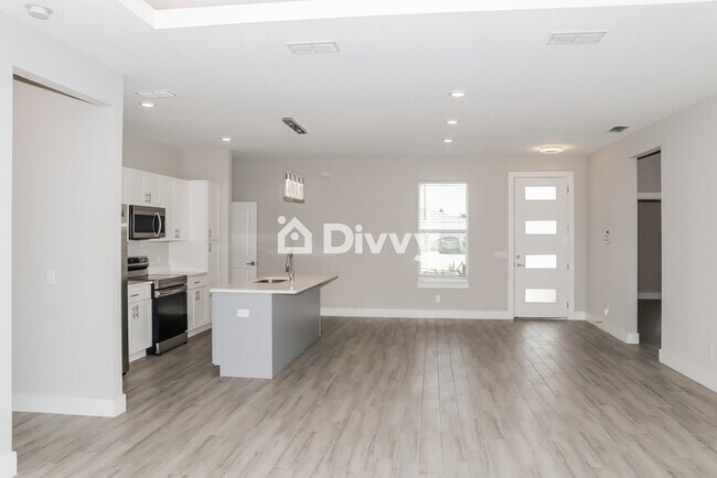 Building Photo - 392 Camellia Ct, Poinciana, FL 34759, USA