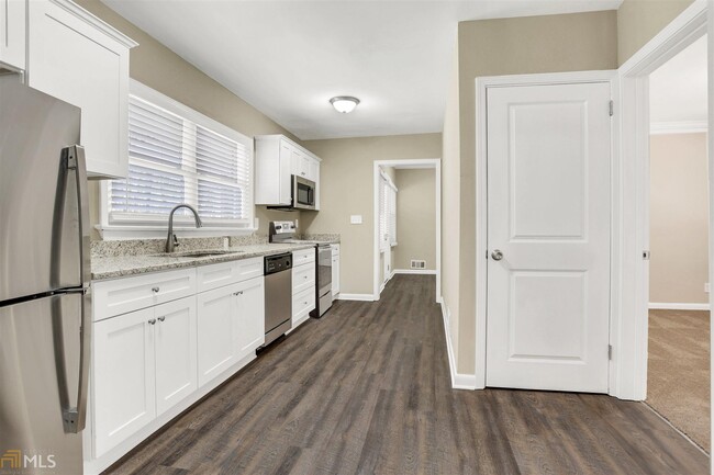 Foto del edificio - 3020 Collier Dr NW