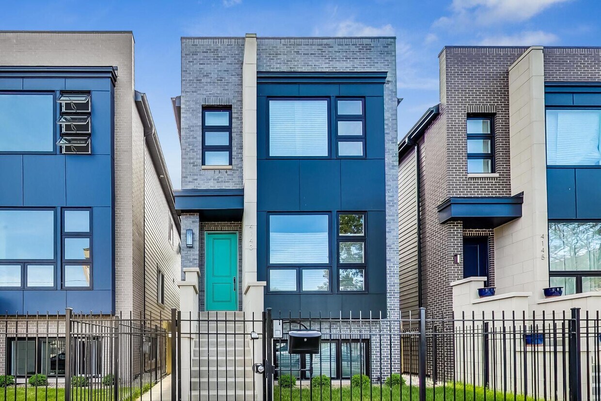 Primary Photo - 4143 S Calumet Ave
