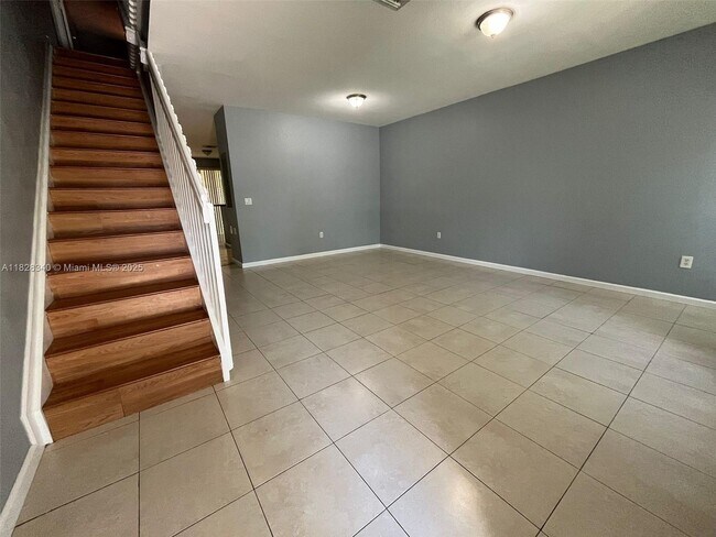 Building Photo - 2539 SW 82nd Ave