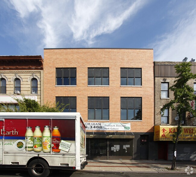 Building Photo - 6015 Myrtle Avenue