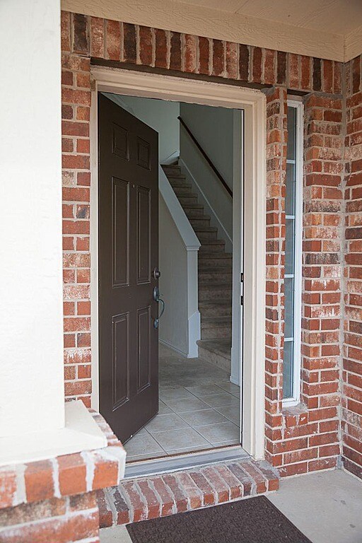 Building Photo - 708 Bamboo Dr