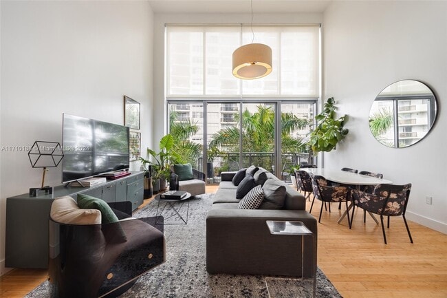 Picture of Apartments for Rent with Yard in Oceanfront, Miami Beach | Apartments.com