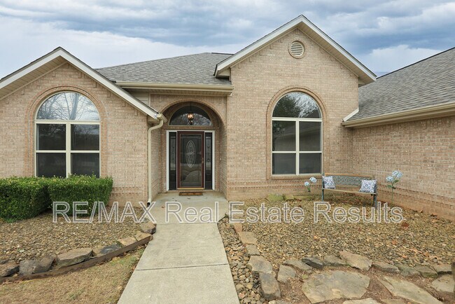 Building Photo - 57 Taylor Dr