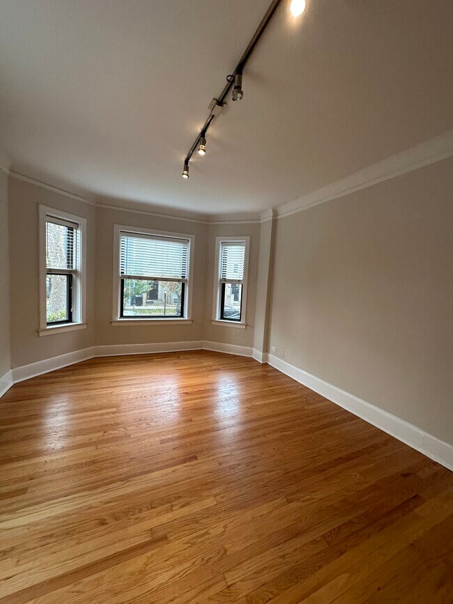 Foto del edificio - 2331 N Rockwell St