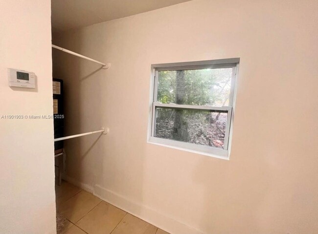 Building Photo - 240 Hibiscus Dr