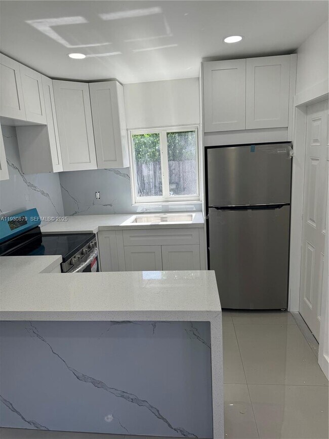 Foto del edificio - 464 Minola Dr