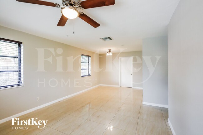 Foto del edificio - 5700 NE 7th Ave