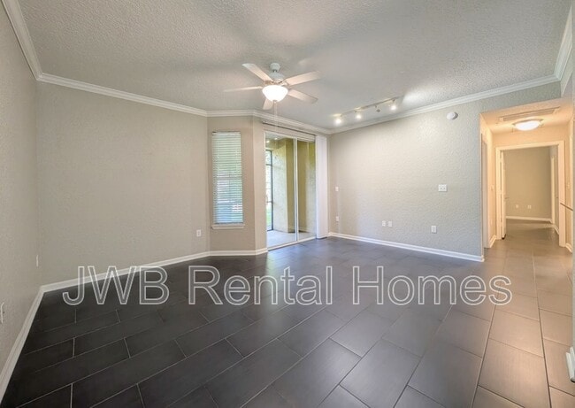 Foto del edificio - 8539 Gate Pkwy W