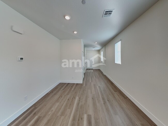 Foto del edificio - 682 Crimson Flare Ct