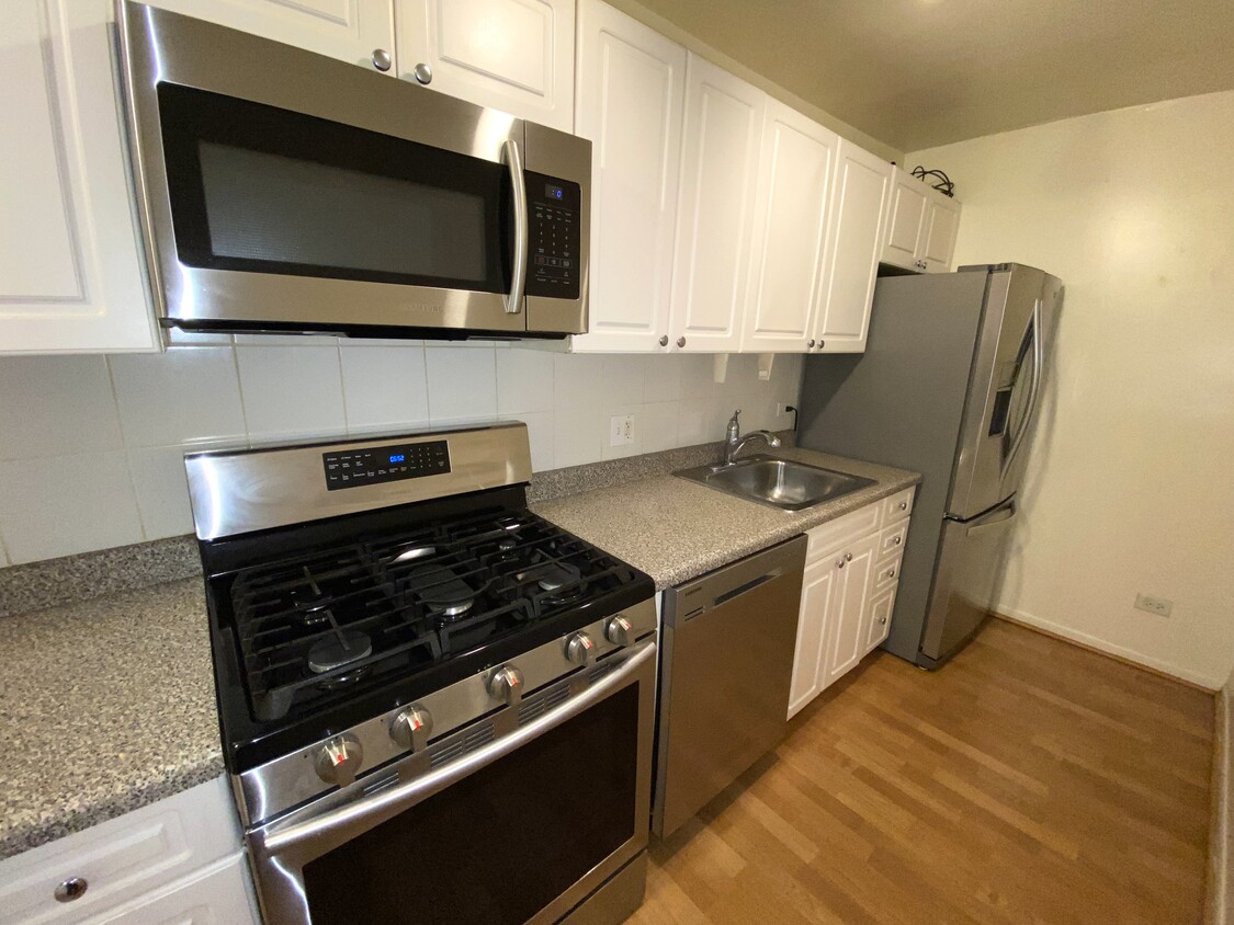 Foto principal - 435 W Oakdale Ave