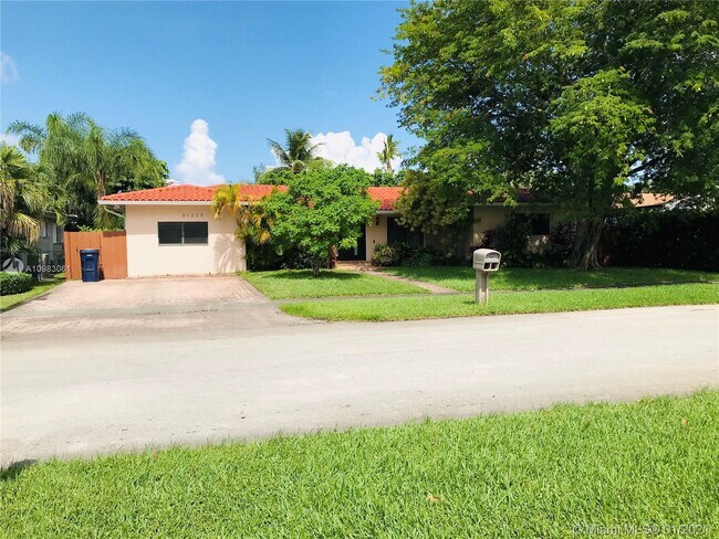 Foto del edificio - 21235 NE 19th Ct