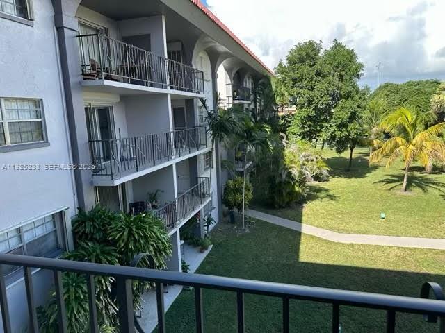 Foto del edificio - 8101 SW 72nd Ave